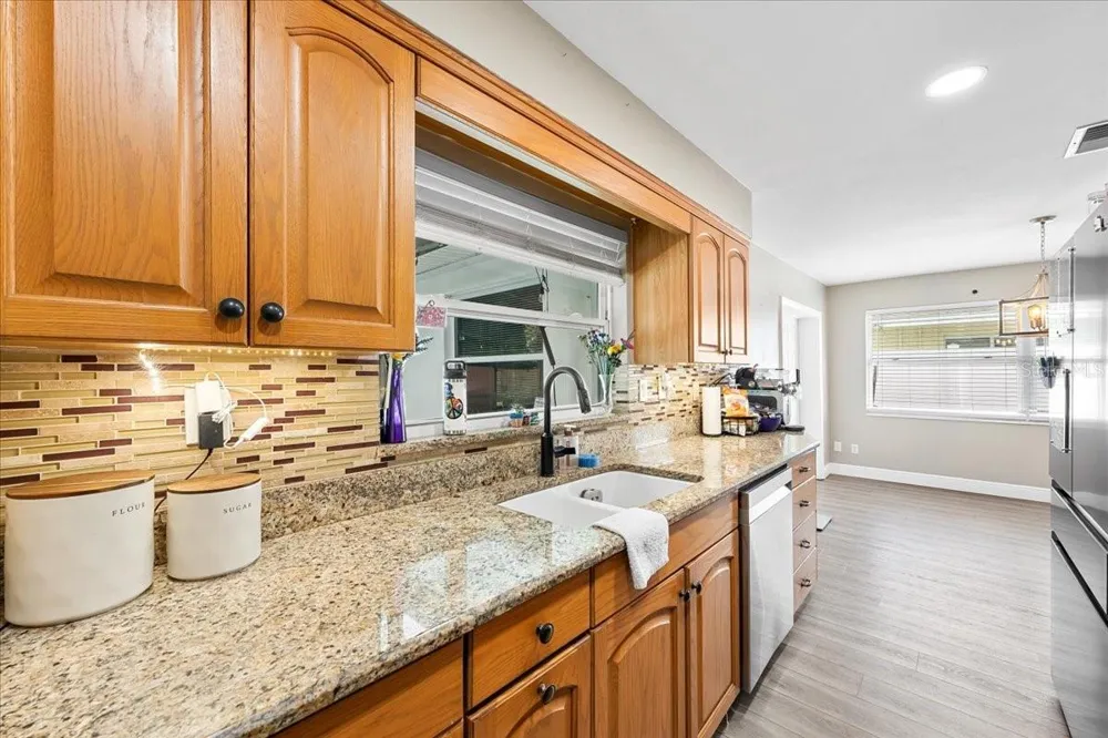 490 E LAKE DRIVE Largo, FL 33771