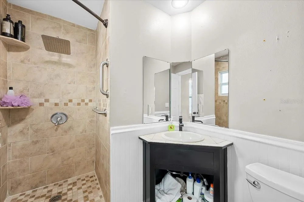 490 E LAKE DRIVE Largo, FL 33771