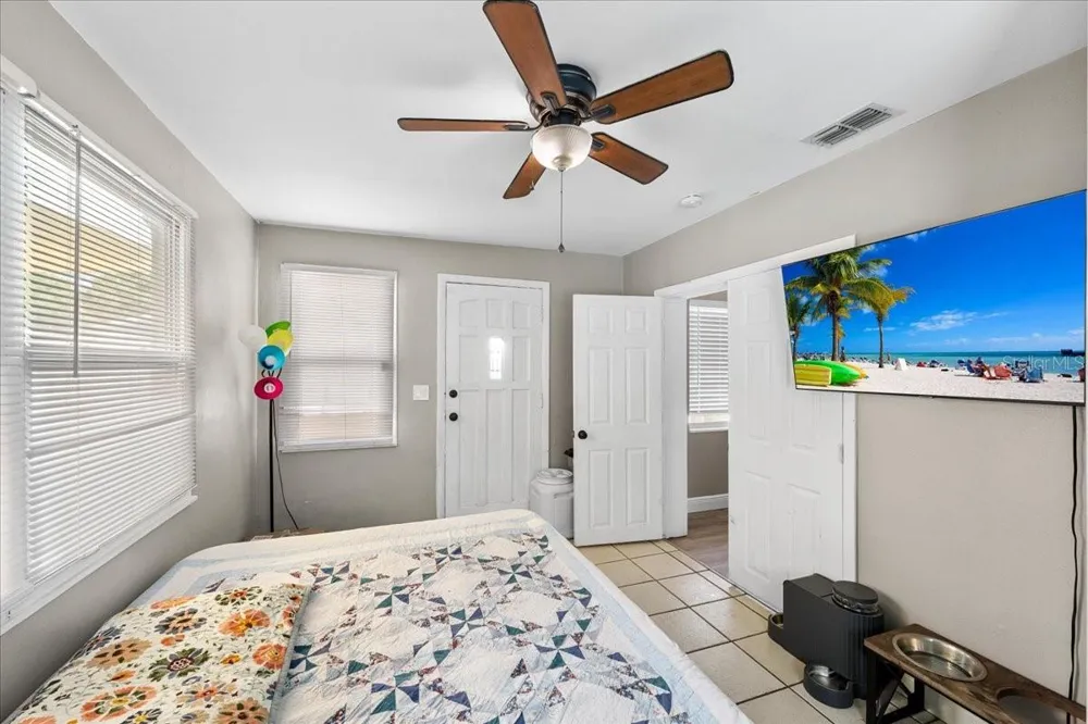490 E LAKE DRIVE Largo, FL 33771