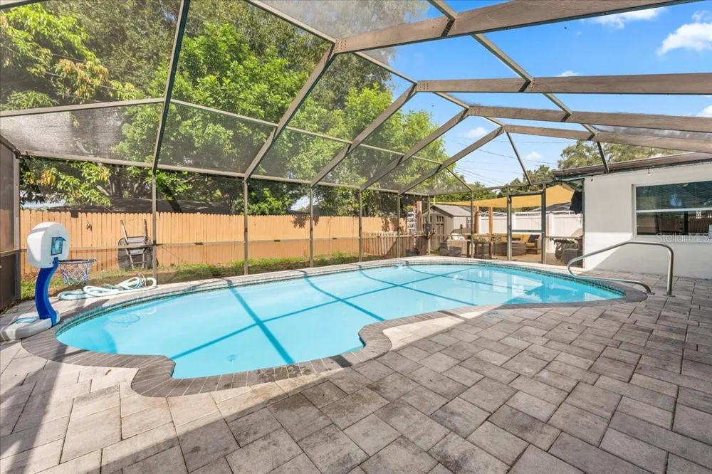 490 E LAKE DRIVE Largo, FL 33771