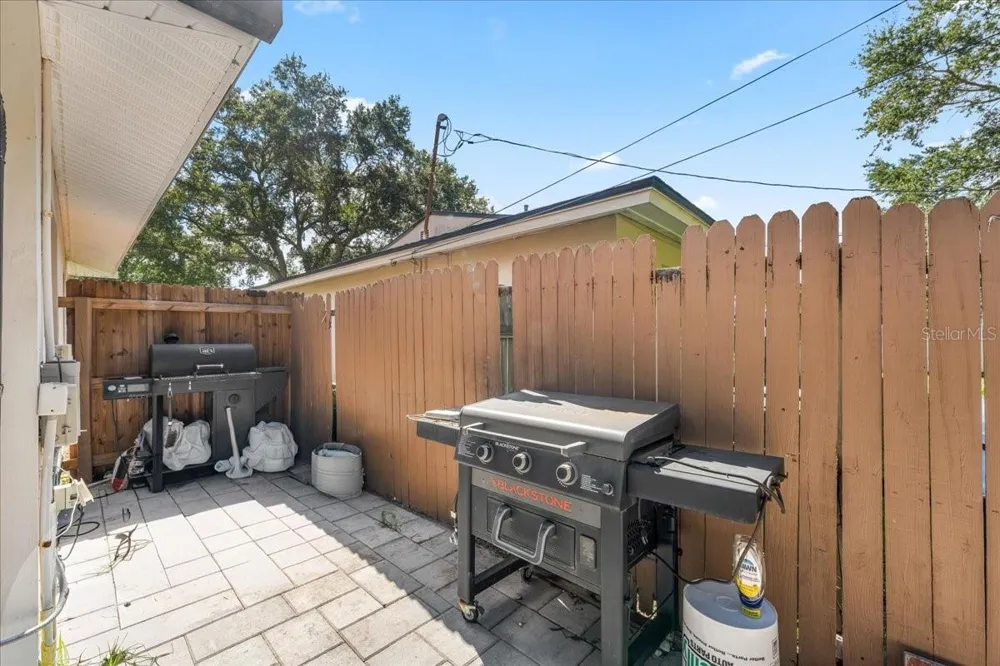 490 E LAKE DRIVE Largo, FL 33771
