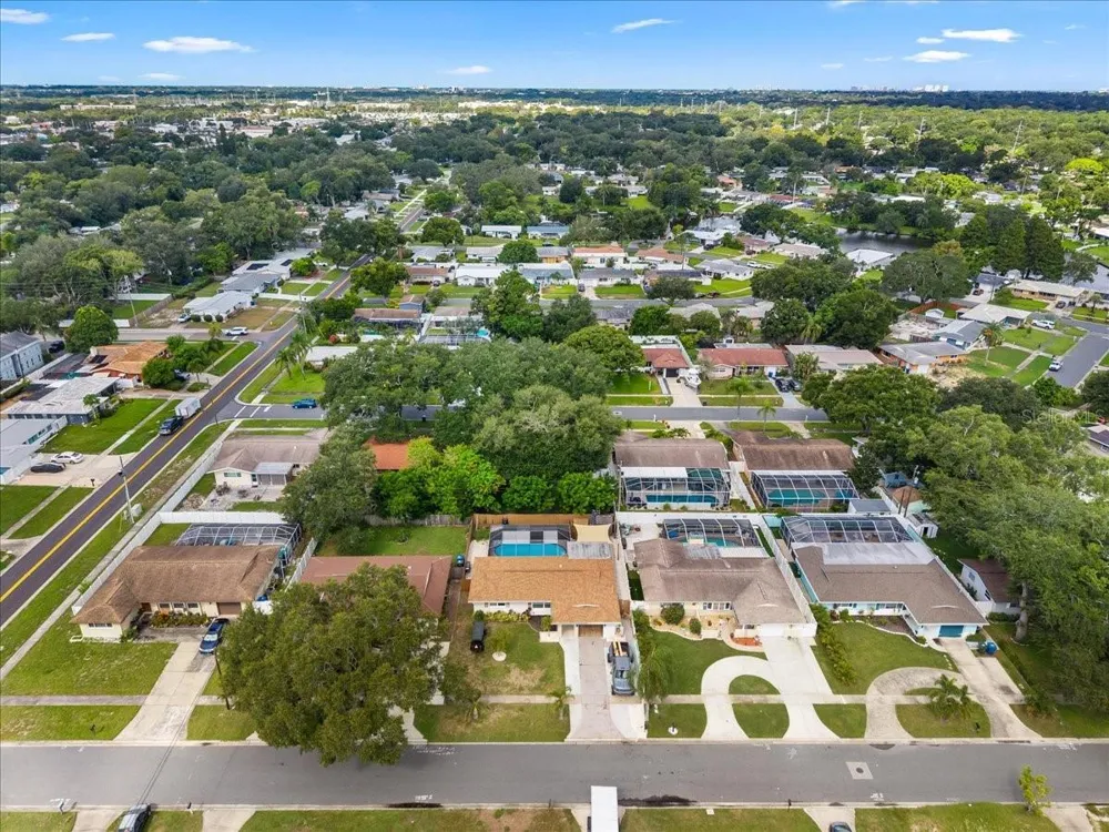 490 E LAKE DRIVE Largo, FL 33771