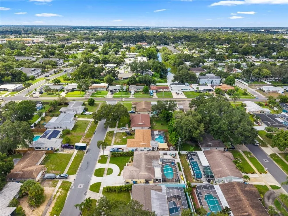 490 E LAKE DRIVE Largo, FL 33771