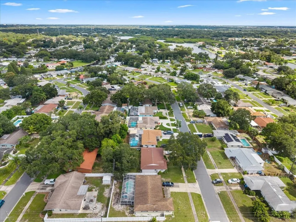 490 E LAKE DRIVE Largo, FL 33771