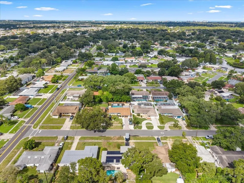 490 E LAKE DRIVE Largo, FL 33771