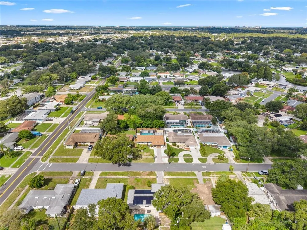 490 E LAKE DRIVE Largo, FL 33771
