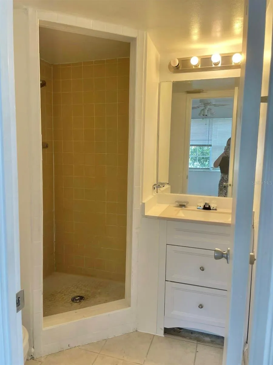1920 E EDGEWOOD DRIVE #D11 Lakeland, FL 33803