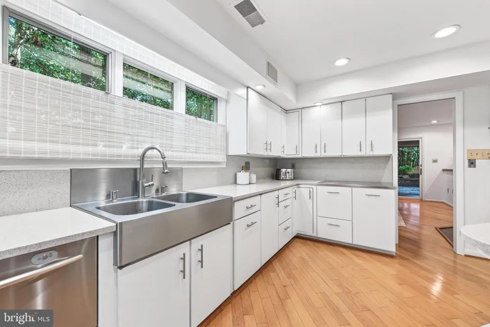 11424 PURPLE BEECH DRIVE Reston, VA 20191