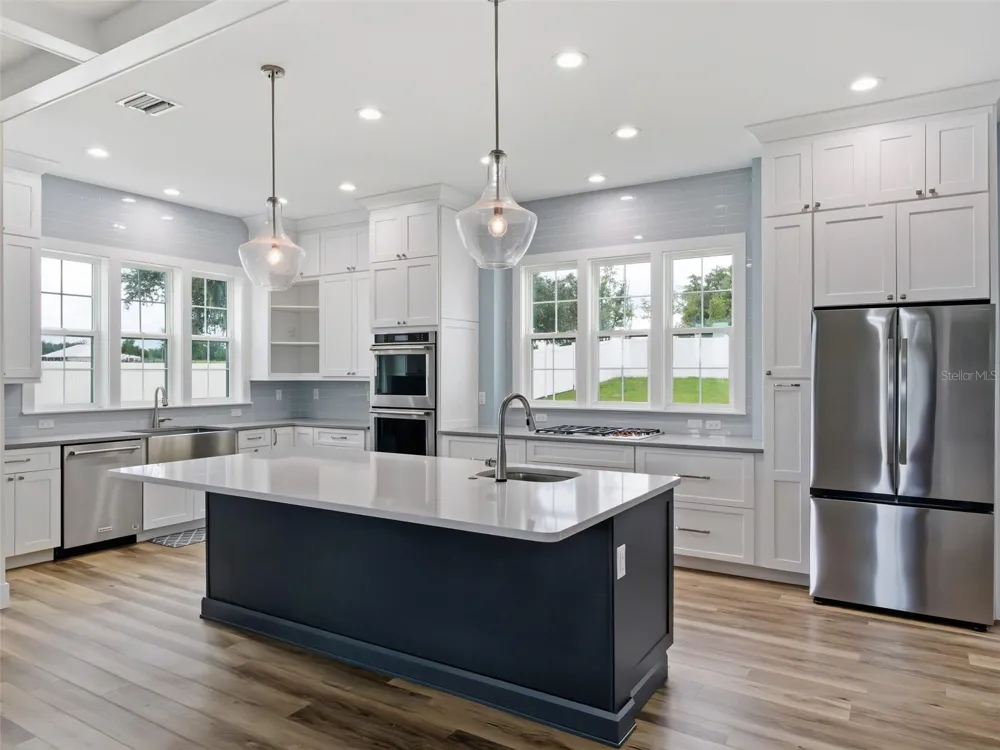 7956 LAKE NELLIE ROAD Clermont, FL 34714