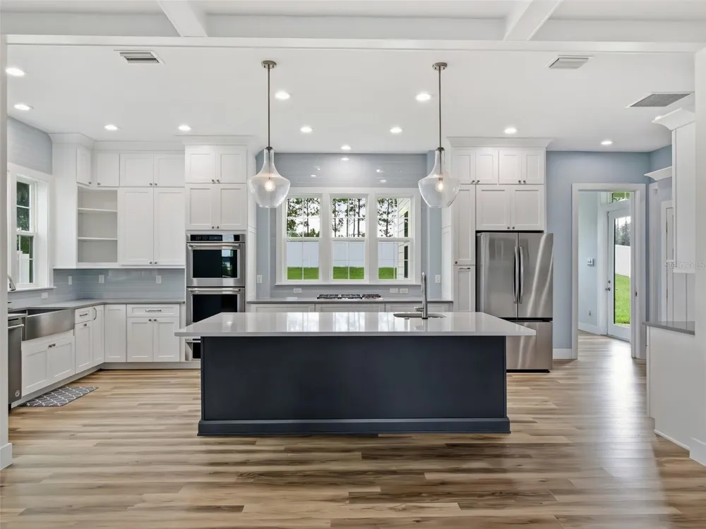 7956 LAKE NELLIE ROAD Clermont, FL 34714