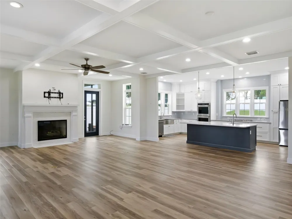 7956 LAKE NELLIE ROAD Clermont, FL 34714