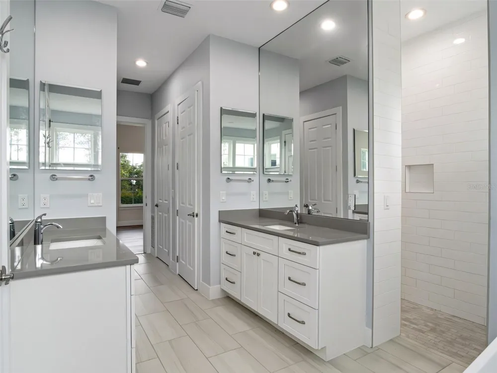 7956 LAKE NELLIE ROAD Clermont, FL 34714