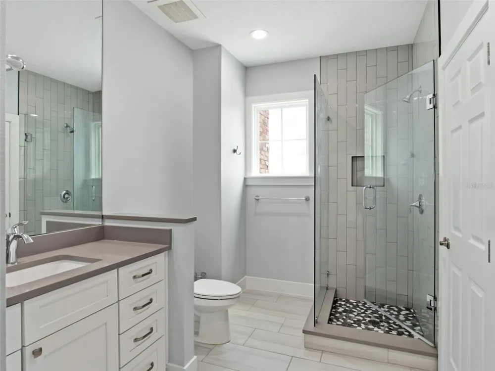 7956 LAKE NELLIE ROAD Clermont, FL 34714