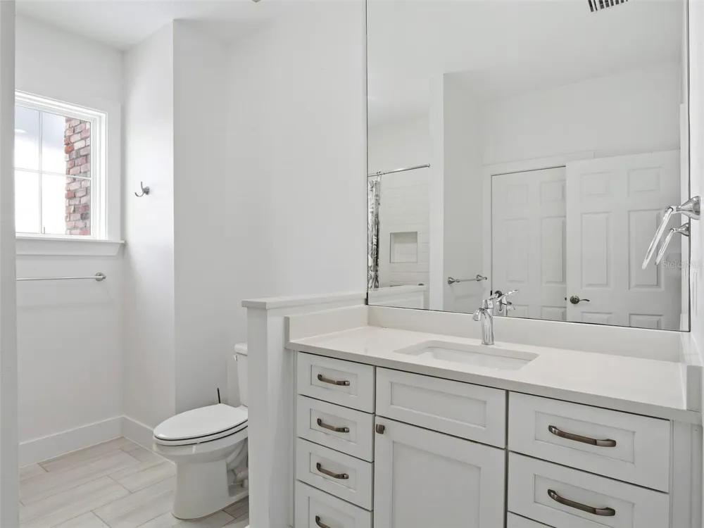 7956 LAKE NELLIE ROAD Clermont, FL 34714