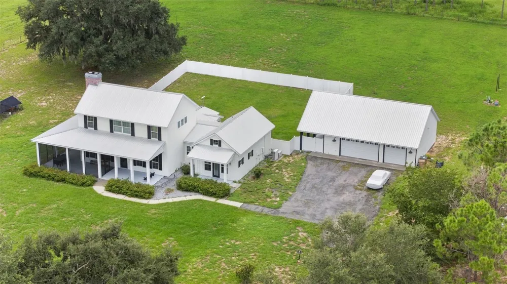 7956 LAKE NELLIE ROAD Clermont, FL 34714
