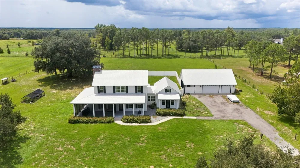 7956 LAKE NELLIE ROAD Clermont, FL 34714