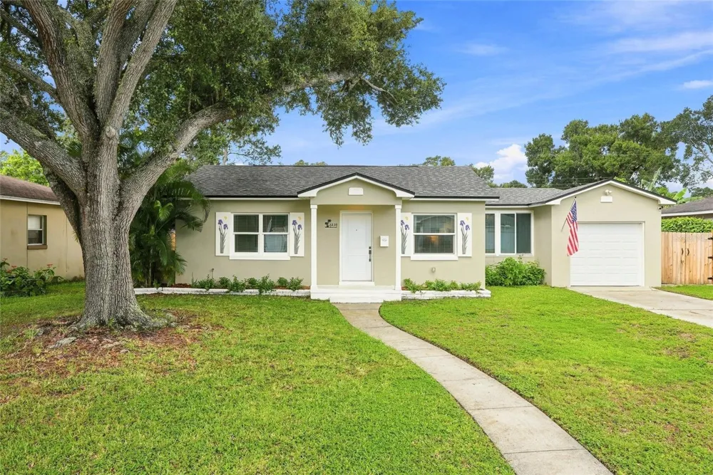 3230 MELTON STREET St Petersburg, FL 33704