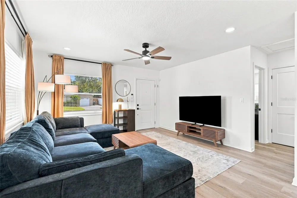 3230 MELTON STREET St Petersburg, FL 33704