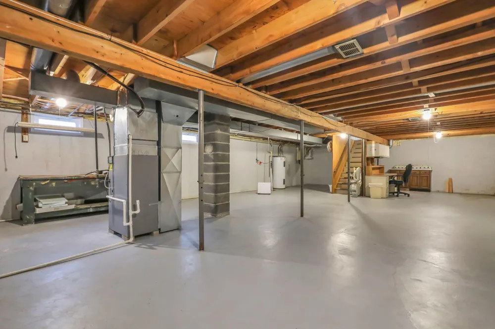 2233 Ives Road Leslie, MI 49251