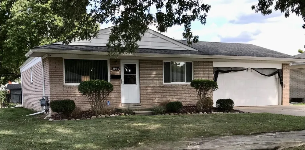 3935 Lovett Avenue Inkster, MI 48141