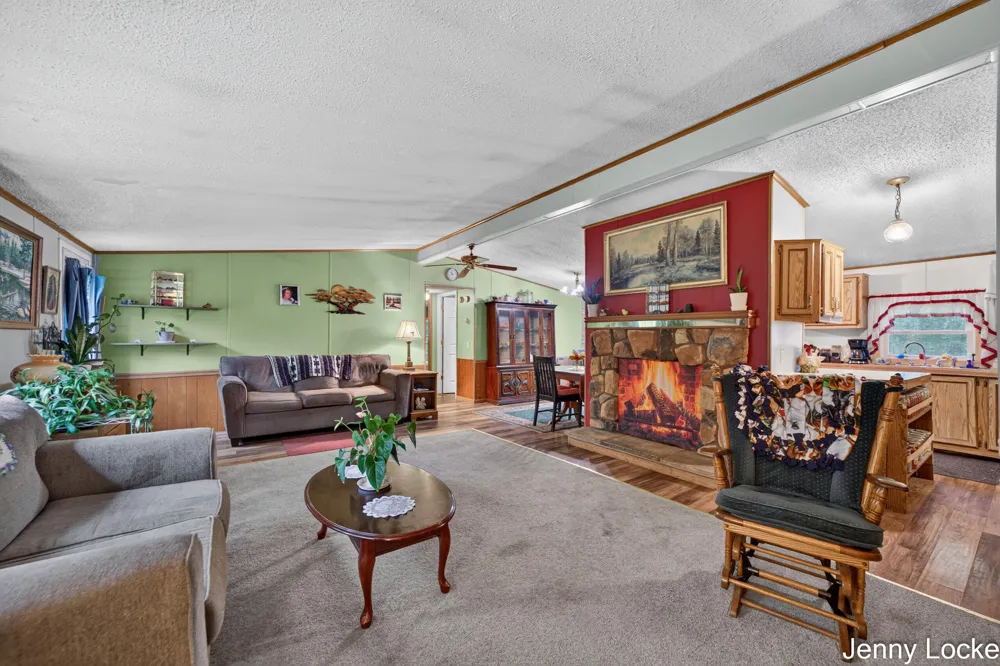 6165 Weber Road Whitehall, MI 49461
