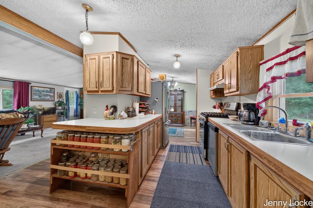 6165 Weber Road Whitehall, MI 49461