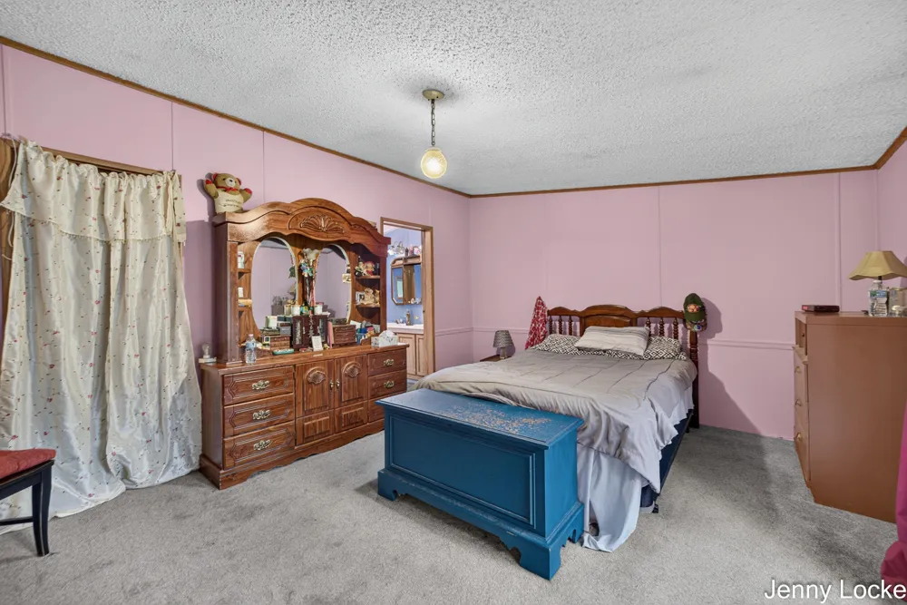 6165 Weber Road Whitehall, MI 49461