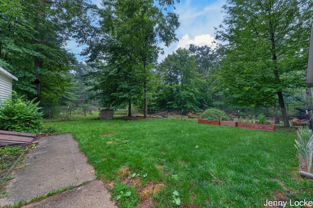 6165 Weber Road Whitehall, MI 49461