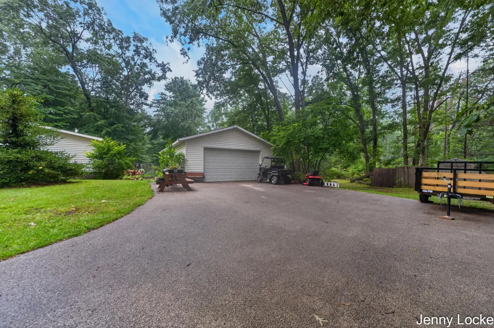 6165 Weber Road Whitehall, MI 49461
