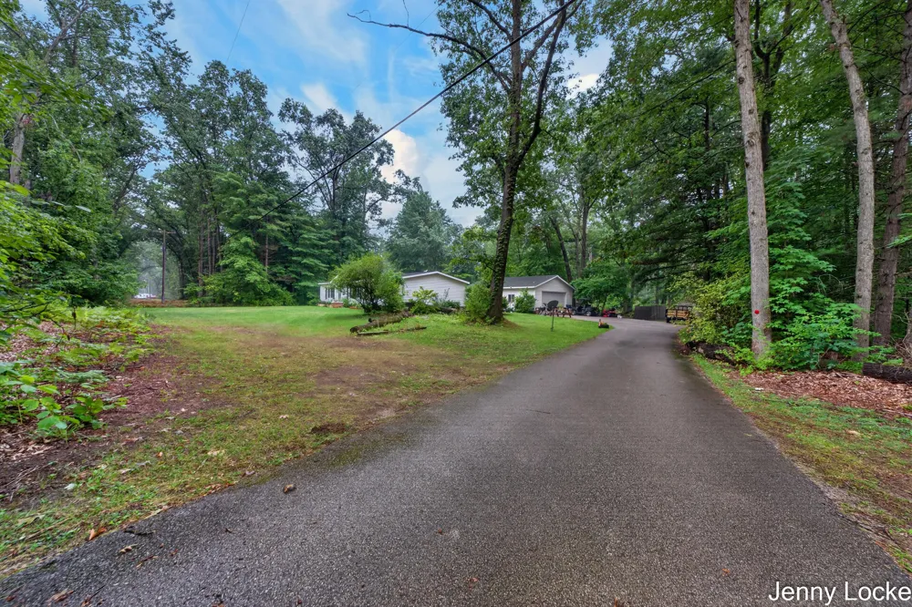 6165 Weber Road Whitehall, MI 49461