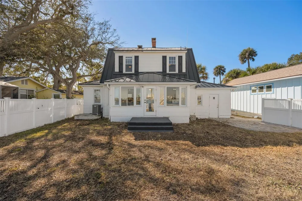 241 LEXINGTON DRIVE Daytona Beach, FL 32114
