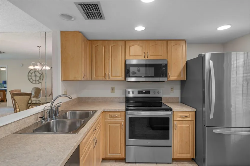 2465 NORTHSIDE DRIVE #2303 Clearwater, FL 33761