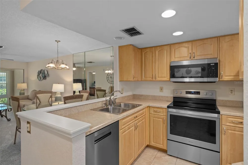 2465 NORTHSIDE DRIVE #2303 Clearwater, FL 33761