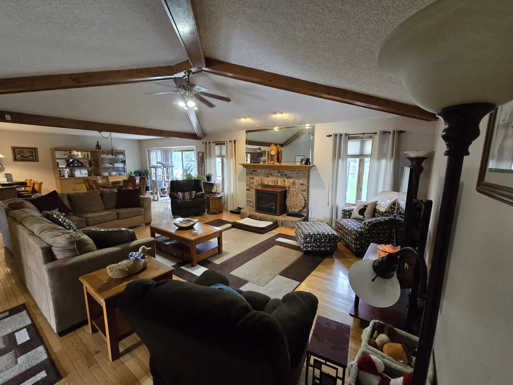 43164 Hillcrest Drive Sterling Heights, MI 48313