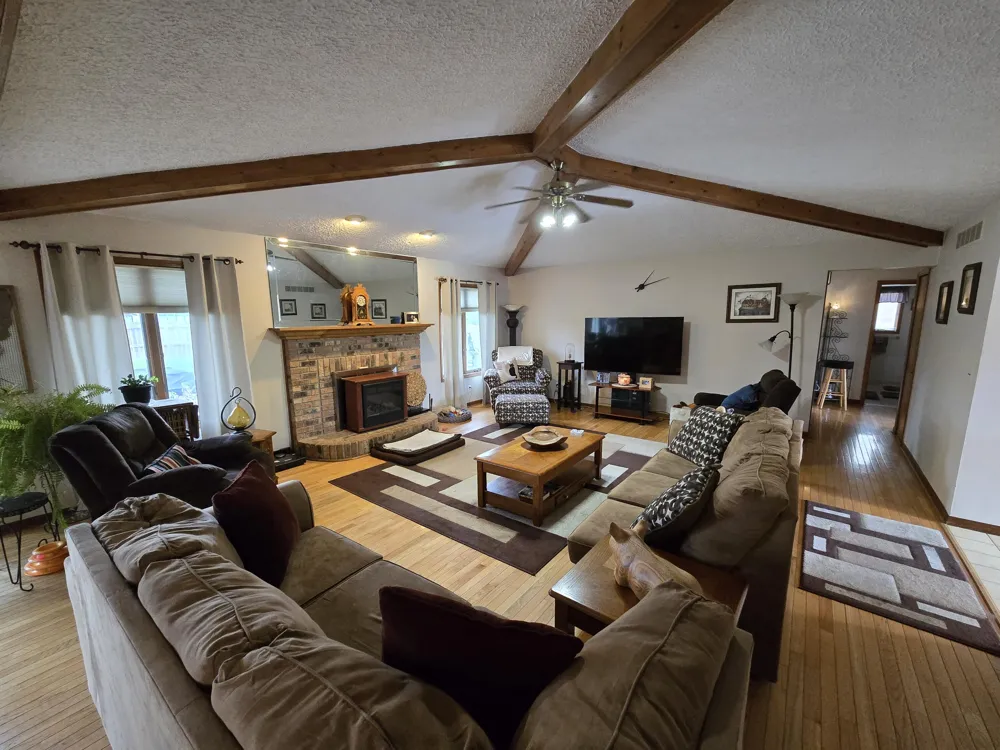 43164 Hillcrest Drive Sterling Heights, MI 48313