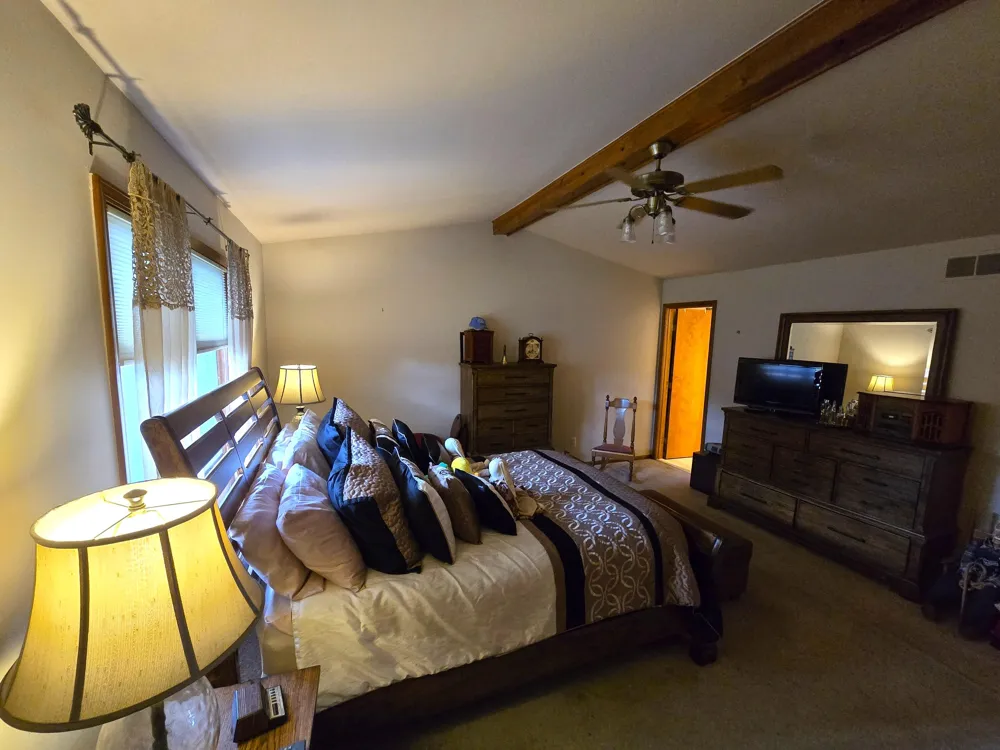 43164 Hillcrest Drive Sterling Heights, MI 48313