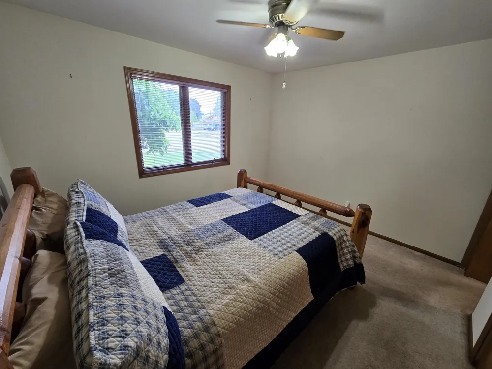 43164 Hillcrest Drive Sterling Heights, MI 48313