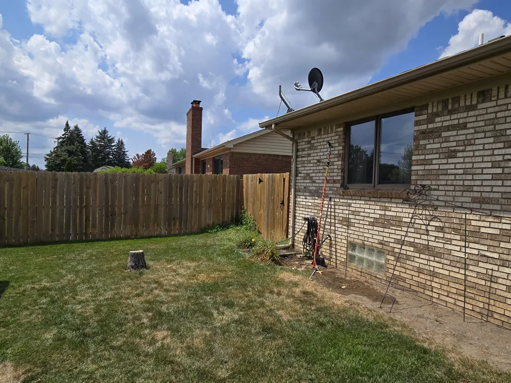 43164 Hillcrest Drive Sterling Heights, MI 48313
