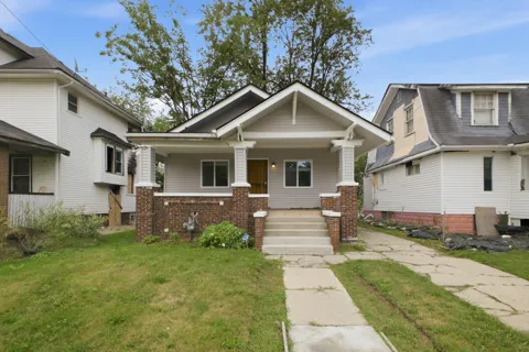 39 Cedarhurst Place