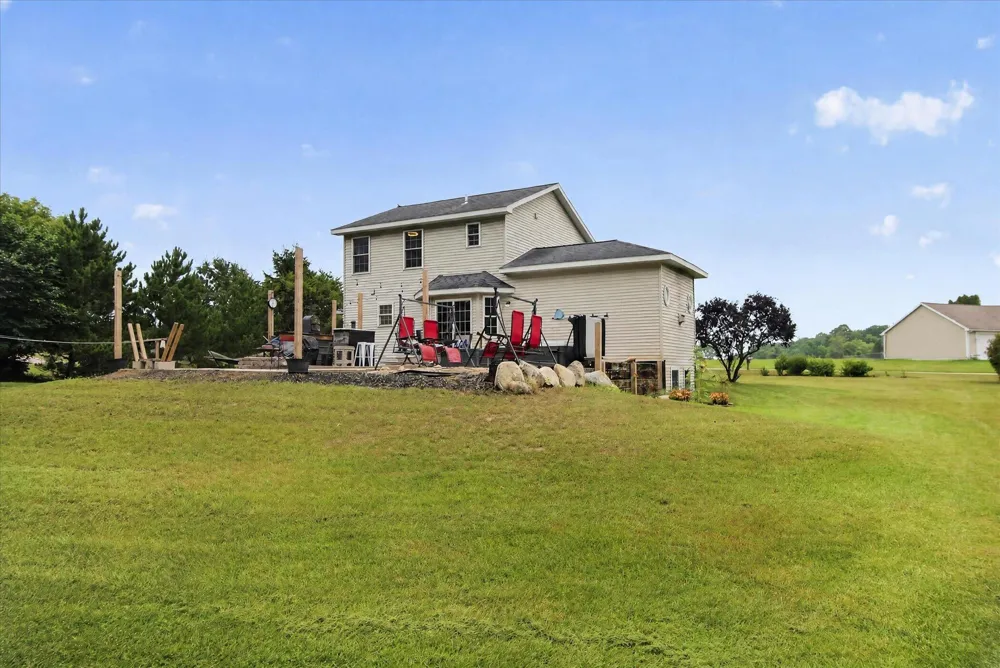 4512 Traxton Drive Hesperia, MI 49421