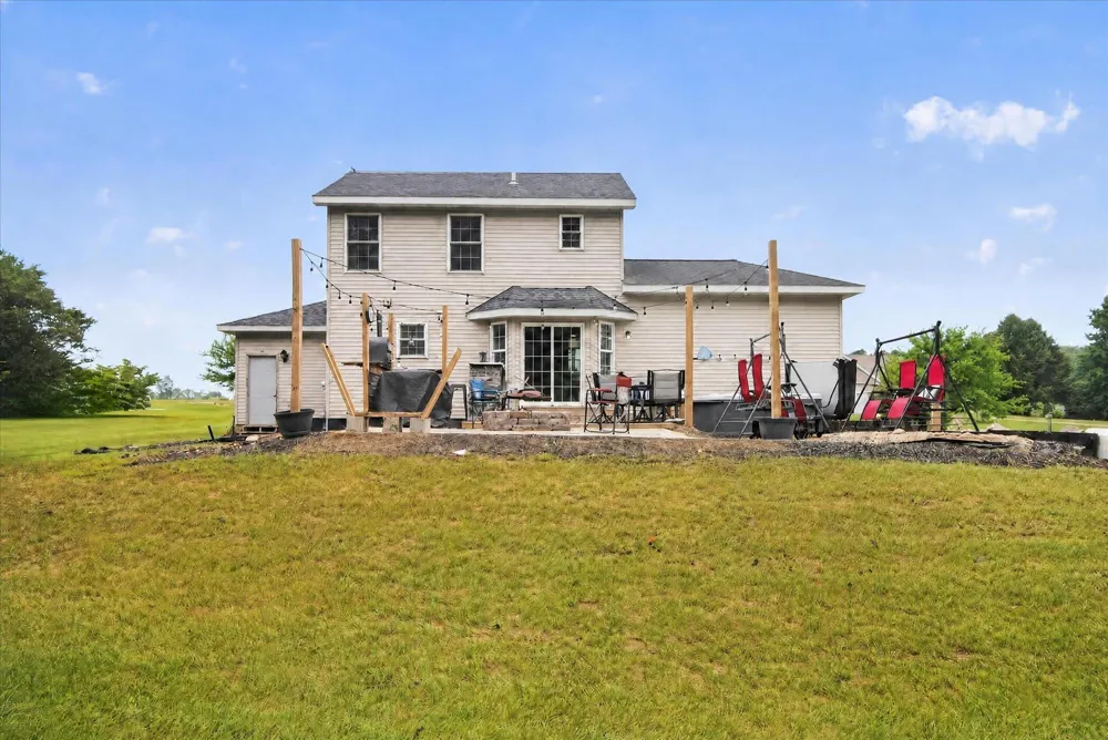 4512 Traxton Drive Hesperia, MI 49421