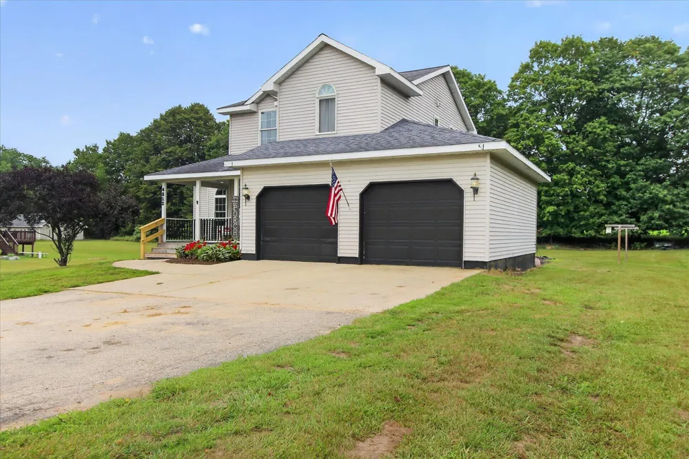 4512 Traxton Drive Hesperia, MI 49421
