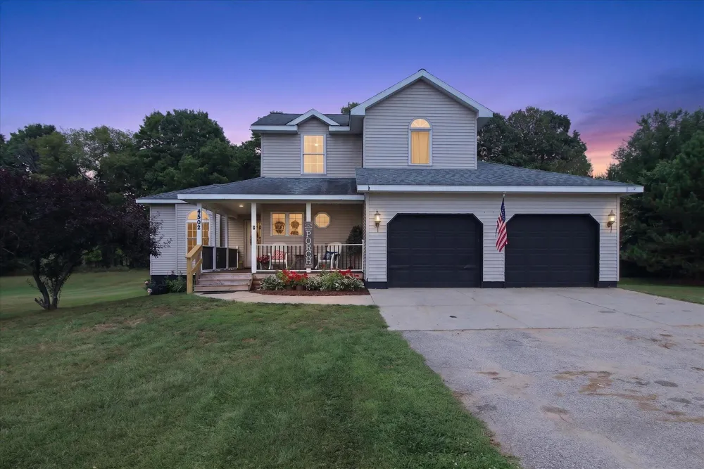 4512 Traxton Drive Hesperia, MI 49421