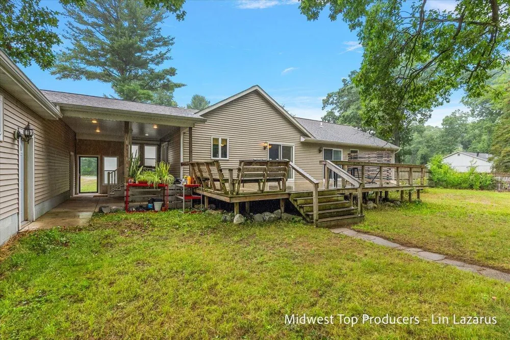 4568 Duck Lake Road Whitehall, MI 49461
