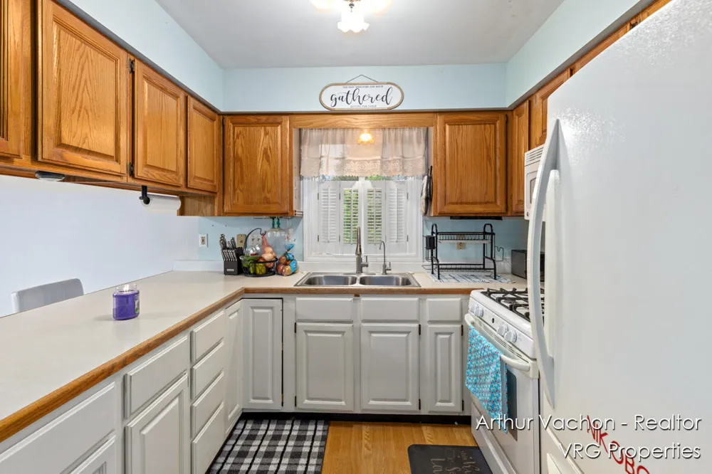 331 Conkey Drive Fenwick City, MI 48834