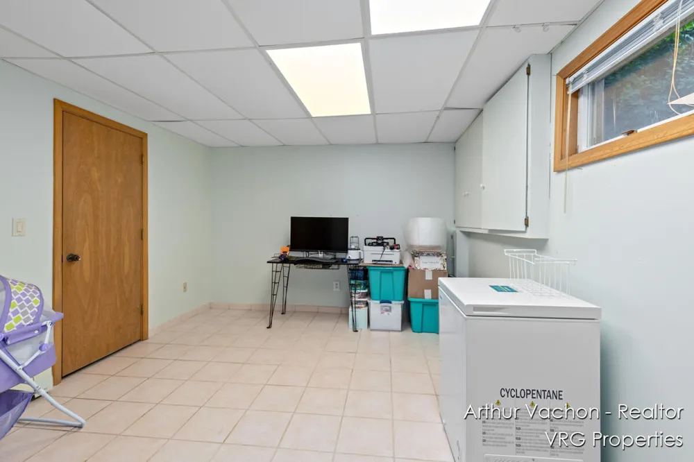 331 Conkey Drive Fenwick City, MI 48834