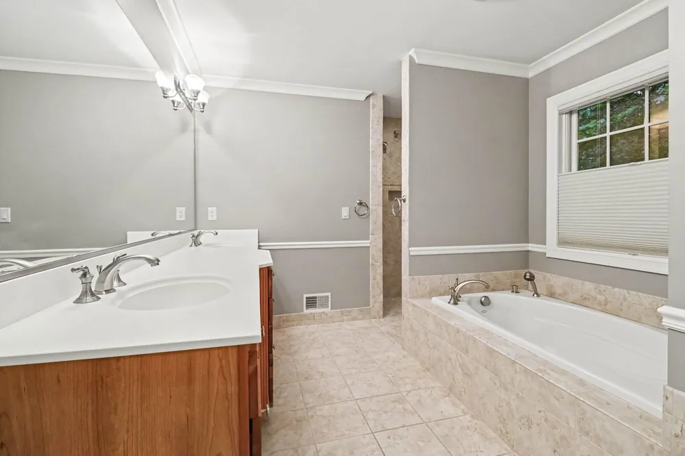 5439 Shawnee Road Pentwater, MI 49449