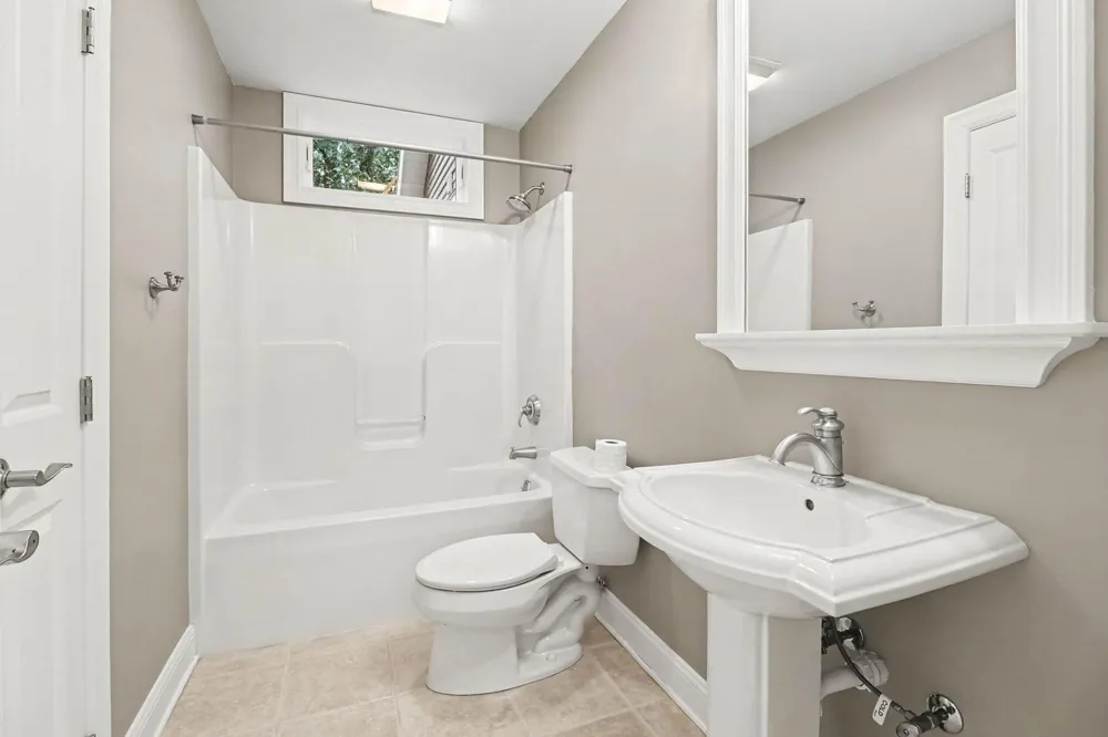 5439 Shawnee Road Pentwater, MI 49449