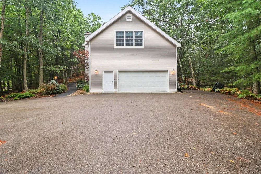 5439 Shawnee Road Pentwater, MI 49449