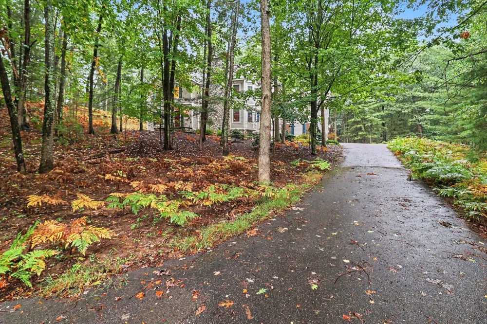 5439 Shawnee Road Pentwater, MI 49449